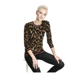 Leopard crew neck with red trim